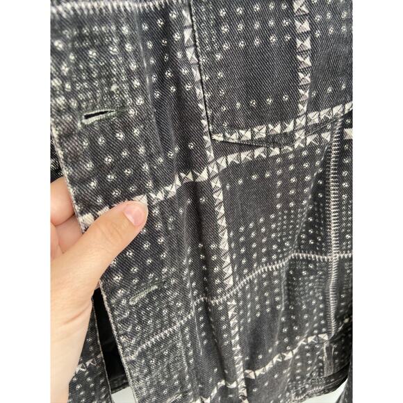 Moschino Jeans Black Quilted Studded Print Denim Trucker Jacket Size 34 - Picture 4 of 6